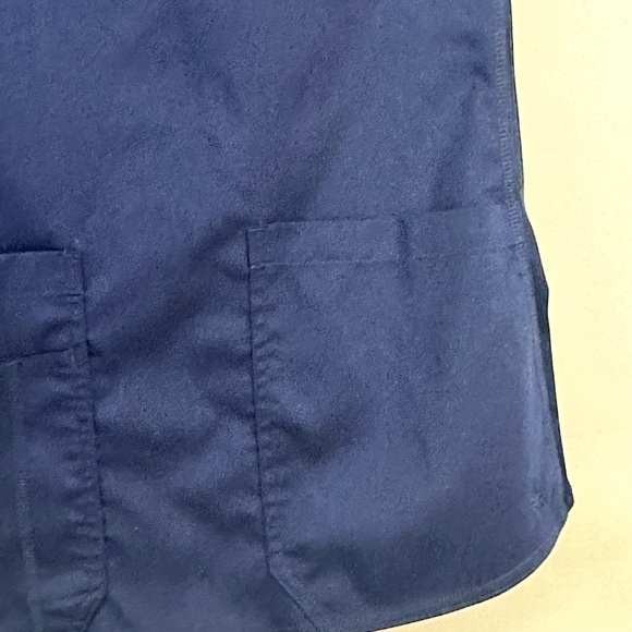 Med Couture Touch 7459 Navy Blue Women's V-Neck Shirttail Top Small (Set… - Picture 6 of 8